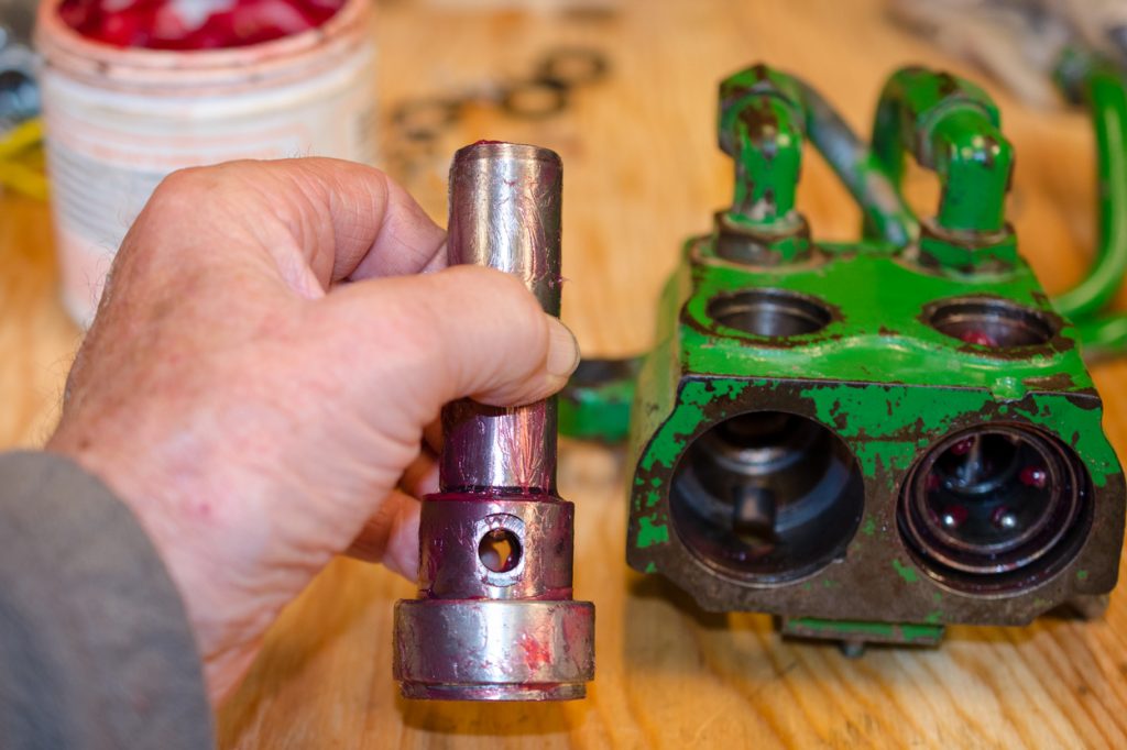 Photo showing the greased outside of the coupler of a John Deere 1640/2040 Breakaway Coupler.